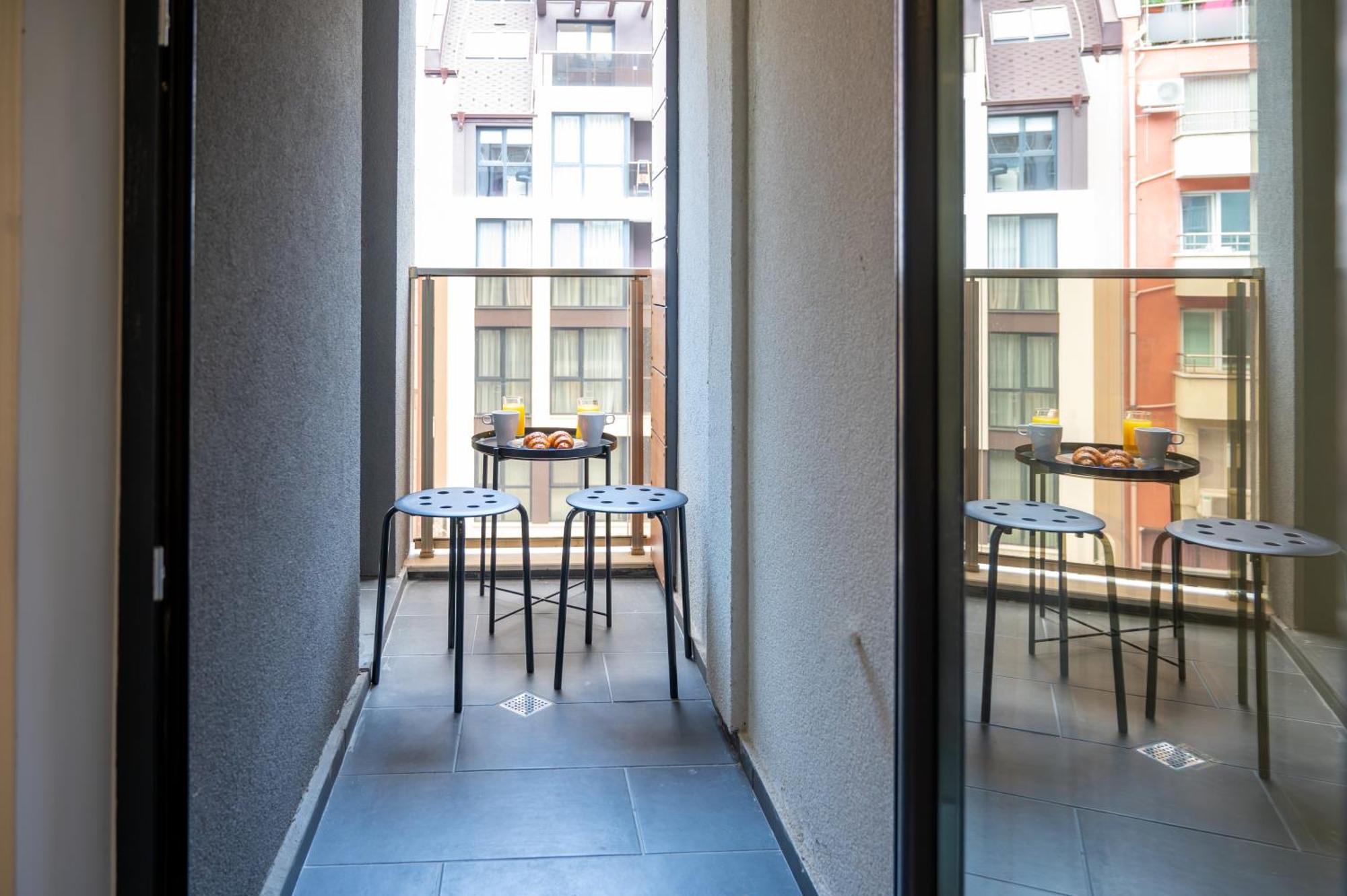 Bright Studio In The City Center Sofya Dış mekan fotoğraf